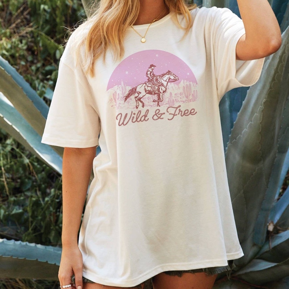 * NWT Wild & Free Graphic Tee